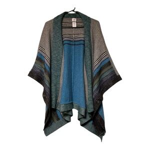 Cabi Windchill Knit Poncho Size M/L Style 3846 SZ M/L Limited Edition Cabincore